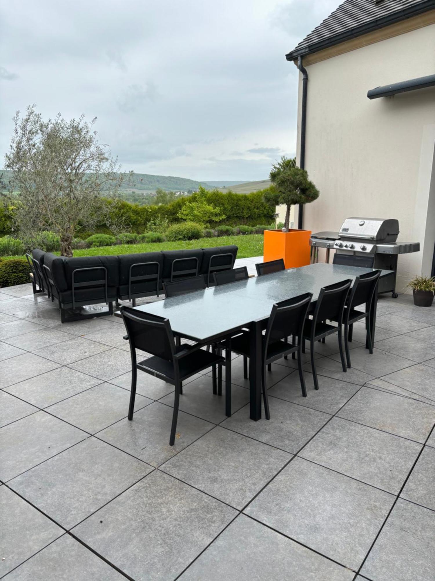 Les Deux Piliers Villa Courthiezy